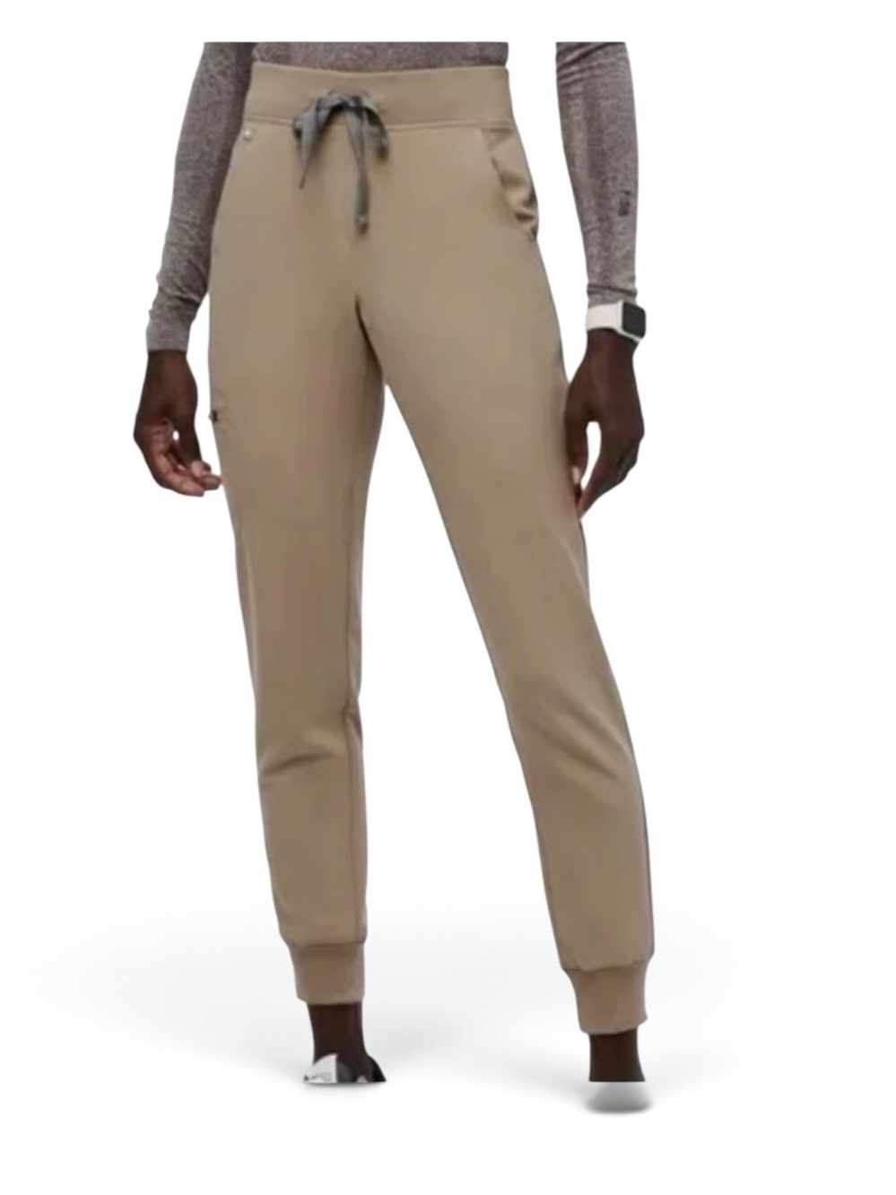 FIGS Women's Zamora Jogger Scrub Pant
W18SW2005 Latte 3079 Size Small